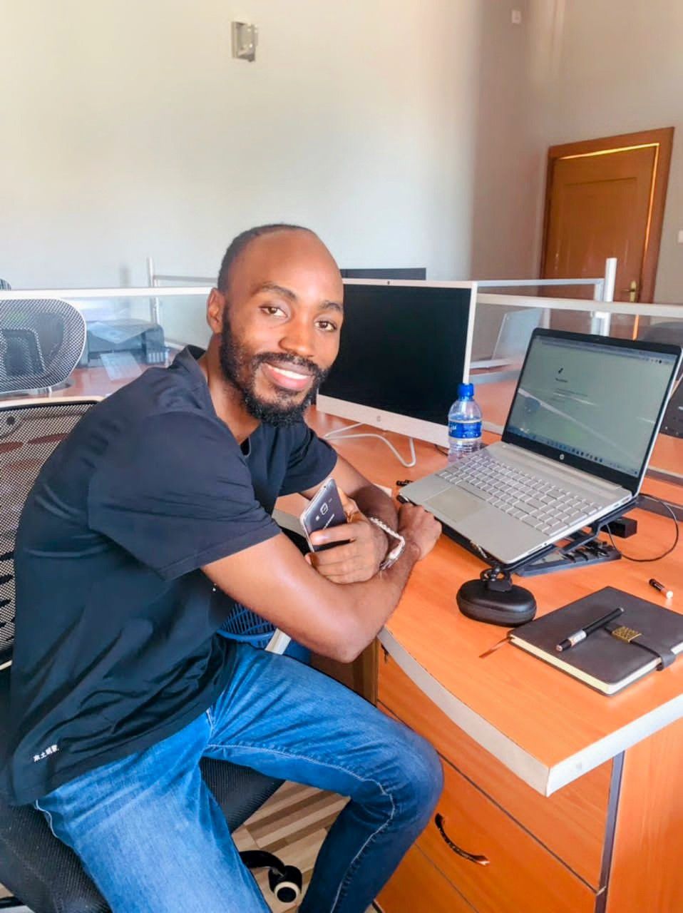 Kalebo Ruzuba Hans chez Fyatu